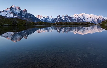雪山 山脉 自然 风景 水 雪峰 反射 平静的水 