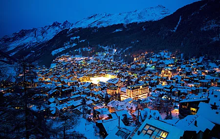 雪 阿尔卑斯山 风景 灯光 山脉 瑞士 夜晚 城市灯光 自然 雪峰 城市景观 冬季  电脑壁纸 4K壁纸