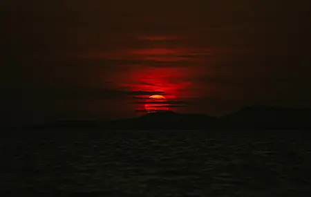 山脉，红日，黑暗，日落，太阳，大海，户外，伊比沙岛，电脑壁纸，4K壁纸