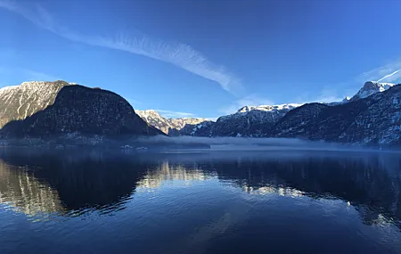 旅游海报 风景 自然 湖泊 悬崖 森林 