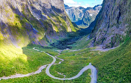 风景 山脉 田野 道路 森林 自然 4K壁纸