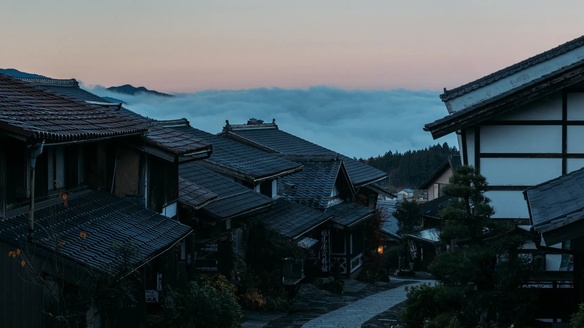 云 城市 街景 房屋 路径 