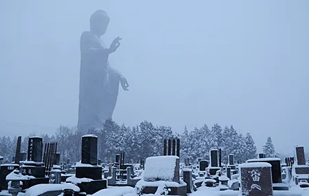 佛像 雕像 墓碑 雪  电脑壁纸 4K壁纸