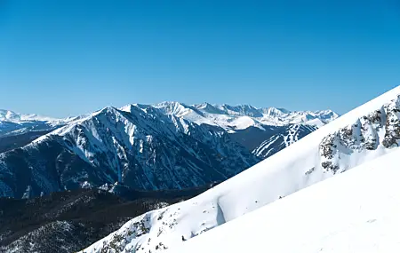 雪 冬天 风景 山景 山脉 悬崖 森林 自然 电脑壁纸 4K壁纸