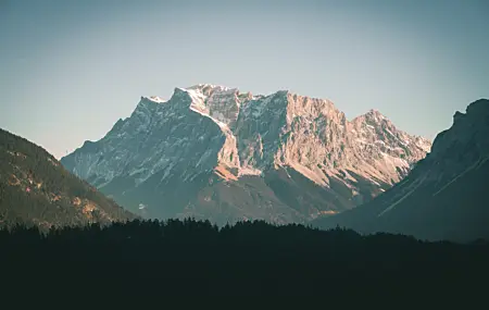 山脉 风景 自然 雪 森林 4K壁纸