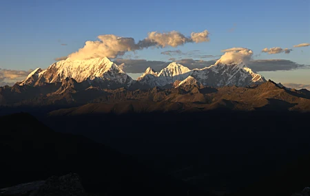 西藏 云 山 雪 自然 天空 日落 风景 夕阳 阳光 雪山 电脑壁纸 8K壁纸