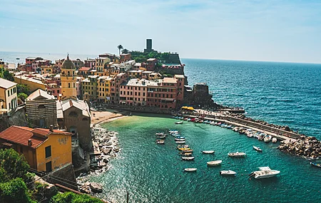 自然 海洋 海滩 船 码头 建筑 建筑  4K壁纸