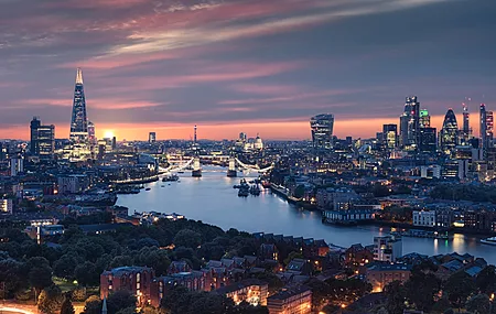 风景 日落 悬崖 城市 城市灯光 夕阳辉光 云 天空 城市景观  4K壁纸