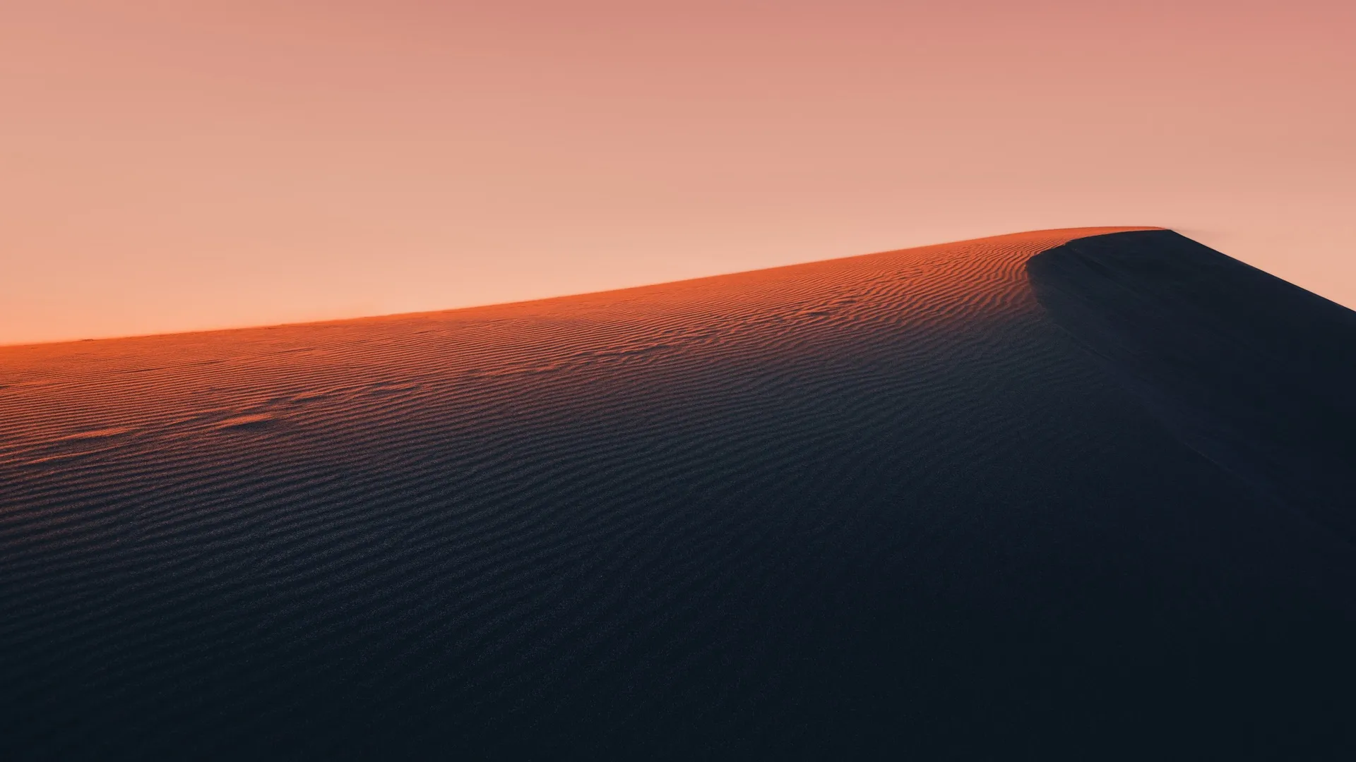 沙漠 干燥 日落 灯光 橙色 阴影 丘陵 沙子  电脑壁纸 4K壁纸