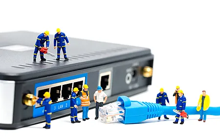 娃娃 清洁 微缩模型 创造力 幽默 互联网 技术 电线 白色背景 小雕像  电脑壁纸 4K壁纸