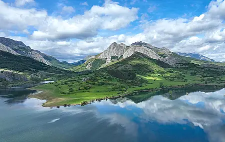 风景 自然 湖泊 云 山 水 电脑壁纸 4K壁纸