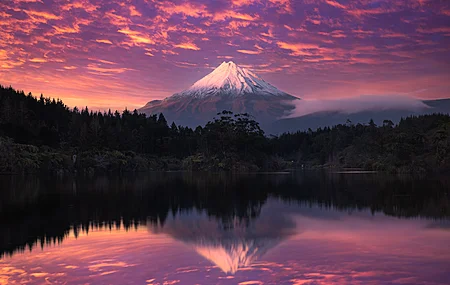  新西兰塔拉纳基山 山峰 日落 森林 树木 湖泊 电脑壁纸 4K壁纸