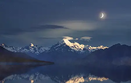 摄影 反射 风景 夜晚 夜景 新西兰 库克山 月亮 山 峰 湖 水  电脑壁纸 4K壁纸