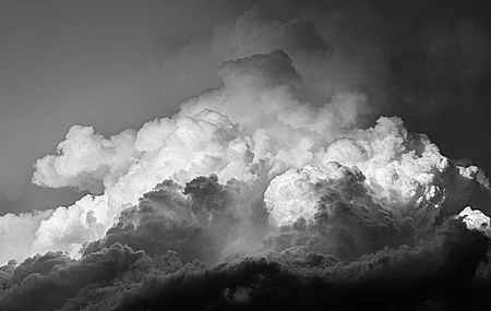 自然 单色 雷雨 天空 渐变 阴天 电脑壁纸 4K壁纸