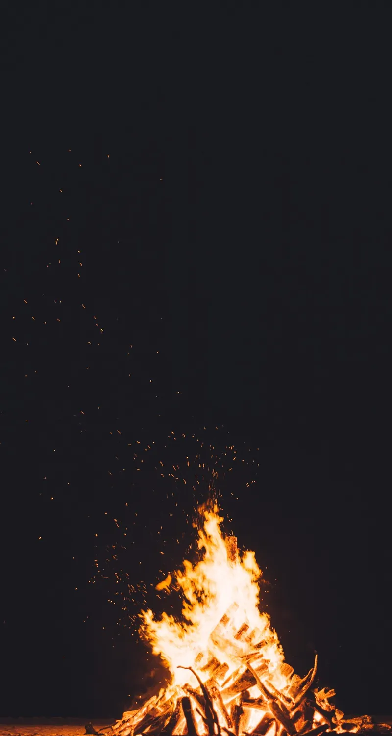 自然 火焰 夜晚 黑暗 燃烧 篝火 肖像显示 手机壁纸 4K壁纸