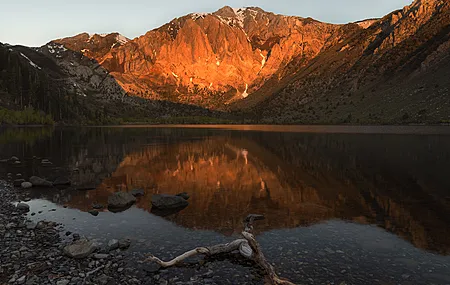 日出 摄影 风景 湖泊 倒影 阳光 山脉 岩石 水 自然 电脑壁纸 4K壁纸