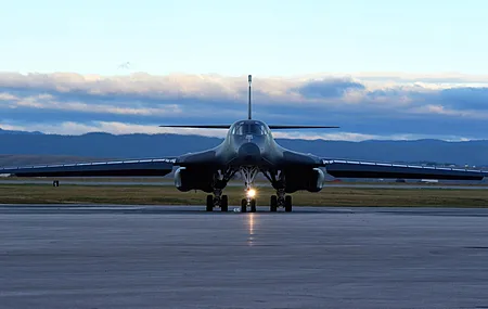 军用飞机 飞机 双显示器 多显示器 电脑壁纸 4K壁纸