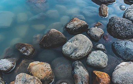 岩石 石头 蓝色 湖水 自然  电脑壁纸 4K壁纸