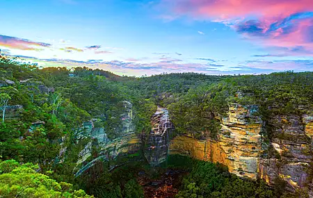 树木 岩石 森林 风景 瀑布 天空 云 自然 阳光  电脑壁纸 4K壁纸