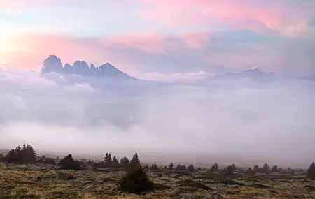 白云 岩 山脉 自然 风景 意大利 云 日落 薄雾 树木  电脑壁纸 4K壁纸