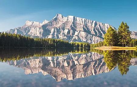 风景 自然 山脉 湖泊 倒影 松树 森林  电脑壁纸 4K壁纸