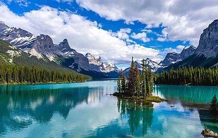 自然 风景 湖泊 山脉 天空 云 反射 岛屿 树木 水 雪  电脑壁纸 4K壁纸