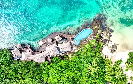 摄影 风景 鸟瞰 水 海滩 自然 树木 平房 度假村 沙子 岩石 游泳池 森林 电脑壁纸 4K壁纸