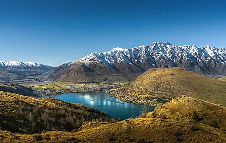 自然 山脉 风景 湖泊 瀑布 皇后镇  电脑壁纸 4K壁纸
