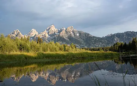 公园 自然 风景 河流 云 山 森林 水 倒影 天空 树木  电脑壁纸 4K壁纸