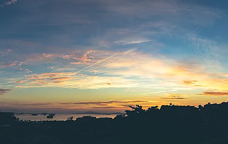 天空 早晨 云 飞机 水  蓝天 太阳 电脑壁纸 4K壁纸