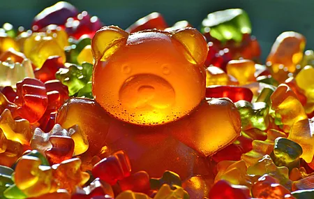 动物 熊 小熊软糖 糖果 色彩缤纷 食物 特写 景深 简单背景  电脑壁纸 4K壁纸