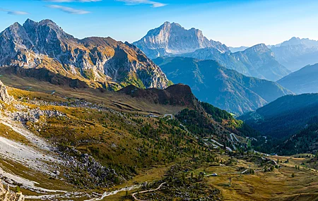 自然 风景 山脉 云 天空 岩石 道路 树木 森林 村庄 电线 阳光 阿尔卑斯山  电脑壁纸 4K壁纸