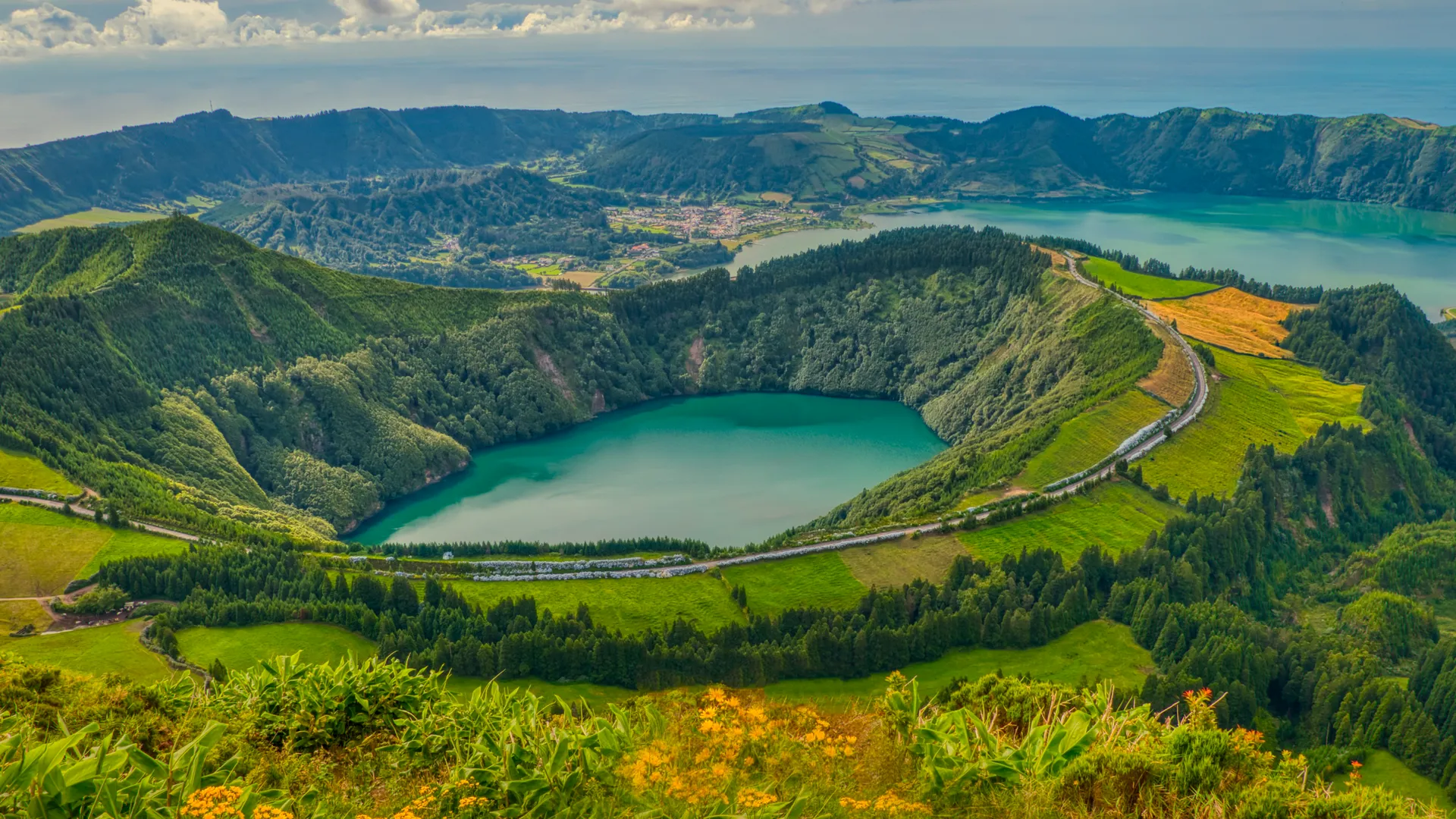 自然 景观 树木 湖泊 水 海 海岸 云 草 山景 远景  电脑壁纸 4K壁纸