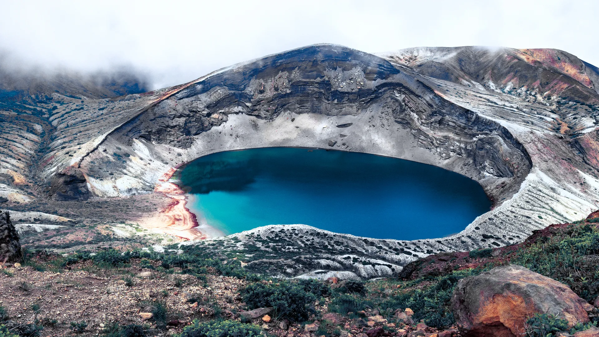 湖 水 山顶 火山口湖 自然 4K壁纸