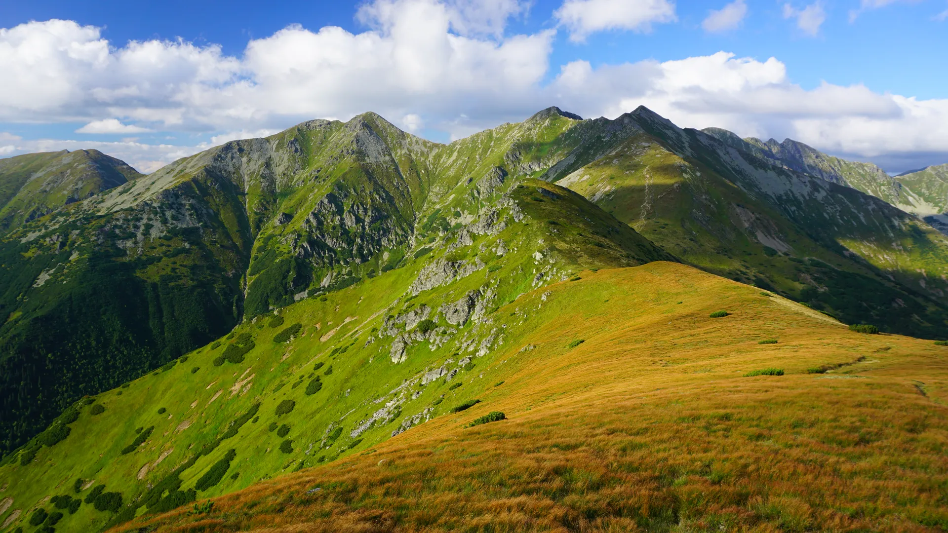 自然 风景 山 草 岩石 天空 云 阳光 田野 4K壁纸