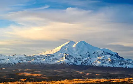 风景 山脉 雪 雪山 远景 4K壁纸