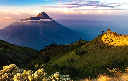 火山 山顶 山脉 岛屿 自然 风景 4K壁纸