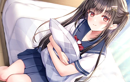 女学生 长发 微笑 坐着 动漫 动漫女孩 卧室 校服 枕头 床 抱枕 4K壁纸