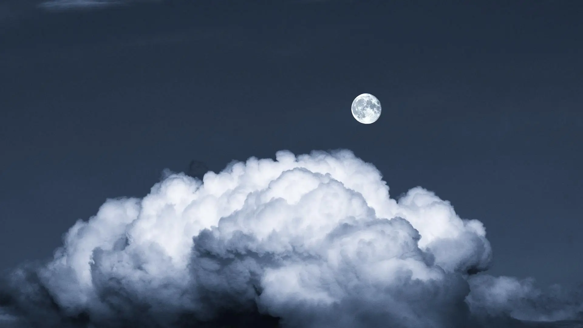 月亮 夜晚 天空 云彩 4K壁纸