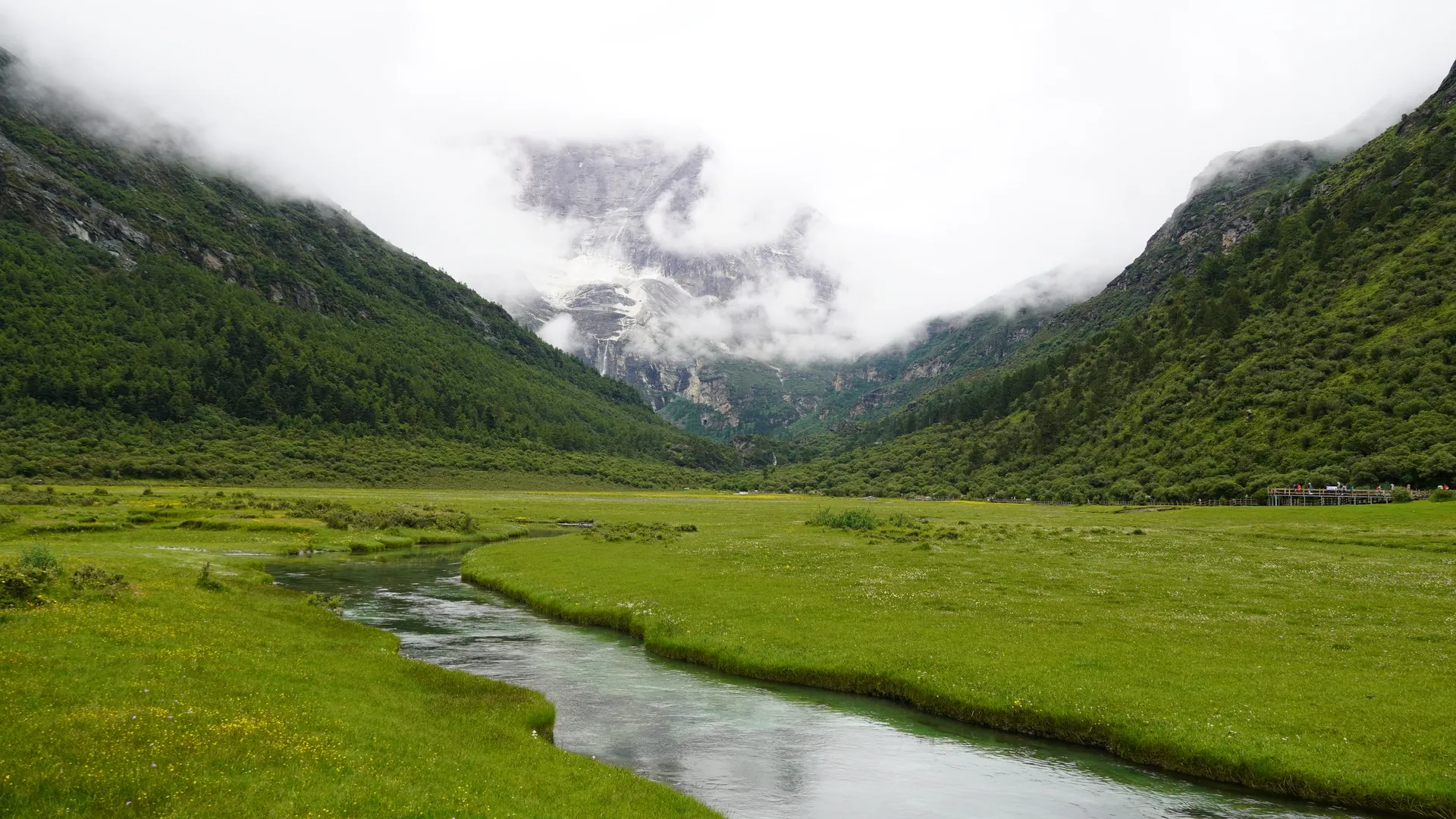 山景 自然 水 河流 云 草 山 4K壁纸