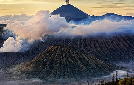 风景 自然 森林 岛屿 印度 火山 烟雾 4K壁纸