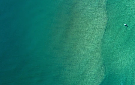 海 船 水 海滩 自然 绿色 无人机 照片 极简主义 4K壁纸