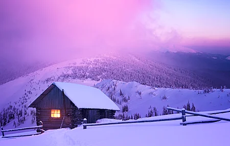冬天 雪 房子 山 森林 栅栏 灯光 日落 天空 云 自然 风景 小屋 4K壁纸