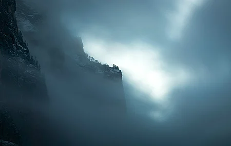 自然 山脉 树木 岩石 黑暗 薄雾 4K壁纸