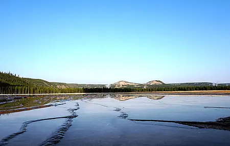 湖泊 自然 景观 倒影 森林 4K壁纸