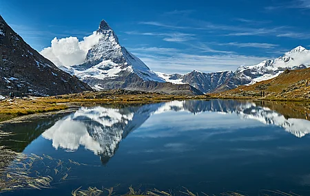 人 自然 风景 山 湖水 云 天空 倒影 岩石 雪草 4K壁纸,4K壁纸