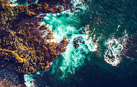 自然 岩石 海浪 海岸 鸟瞰 无人机照片 水 4K壁纸