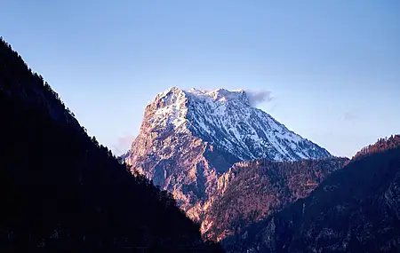 山脉 风景 自然 雪 森林 4K壁纸