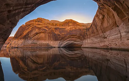 简单背景 自然 天空 摄影 风景  倒影 悬崖 水  4K壁纸