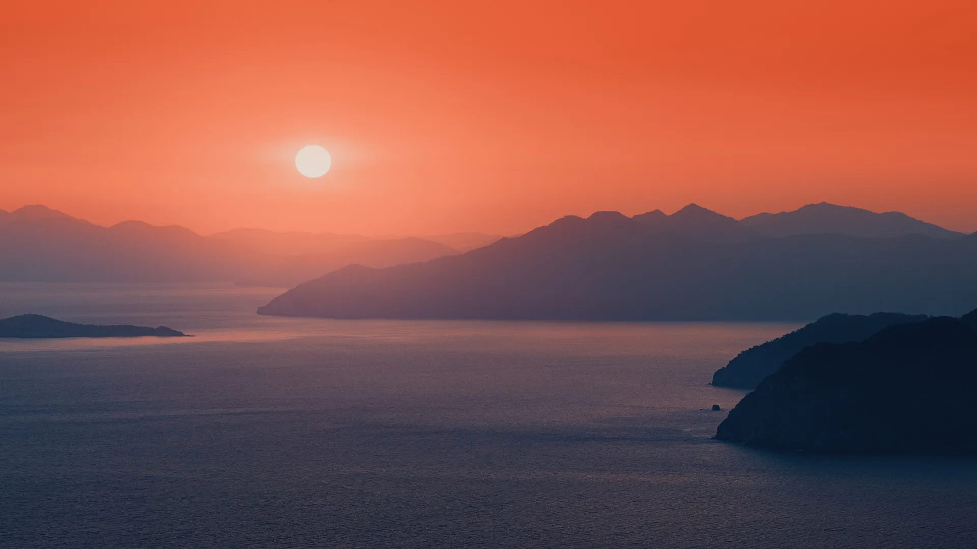 山脉 风景 日落 太阳 傍晚 水 海 灯光 自然 橙色 4K壁纸